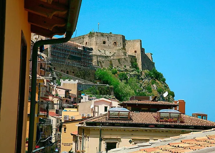 Sea View In - 120 Sqm, Air Conditioning Apartman Scilla